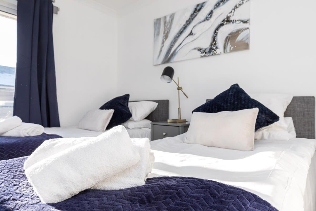 19A The Broadwalk - Cozy 1Br In The Heart Of Crawley Near Gatwick Airport Great For Contractors And Flight Crew Students Villa Bagian luar foto